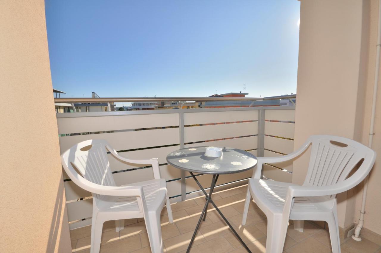 Condominio Bristol Bibione Eksteriør bilde